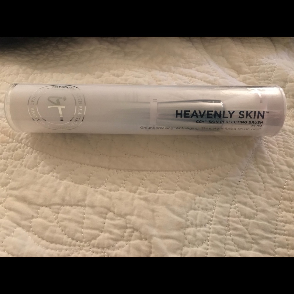 Makeup brush